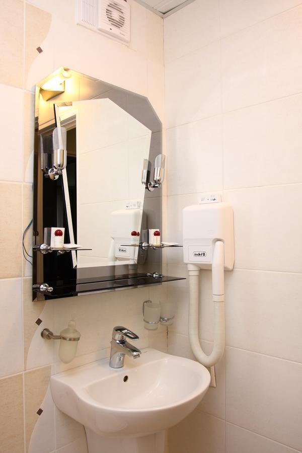 Slavinasport Hotel Zhlobin Екстериор снимка
